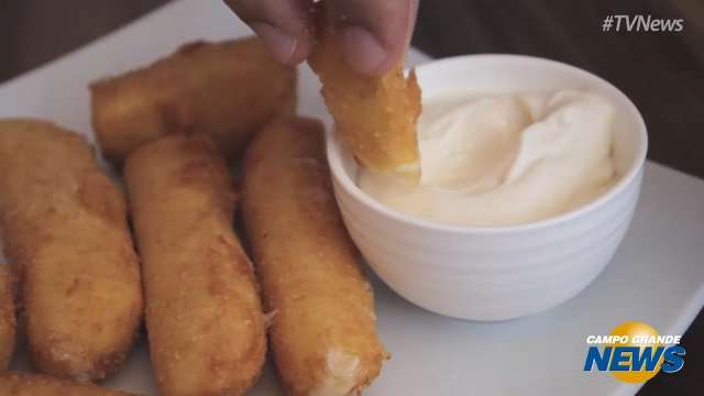 Receita de palitos de muçarela é de dar água na boca de quem ama queijo