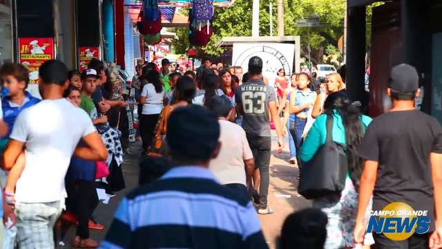 Fim de ano no centro: lixo, ambulantes e falta de vagas