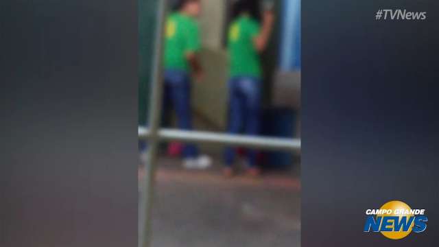 Estudantes ajudam na limpeza de escola estadual em Coxim