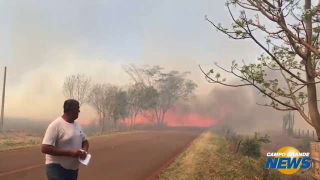 Incêndios se espalham no dia mais quente do ano