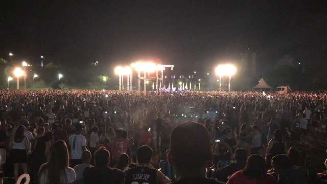 No show da Marília Mendonça chorar é fácil, difícil é assumir que já foi corno