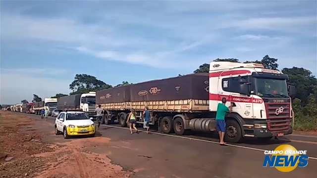 Protesto na BR-163 provoca 6km de congestionamento