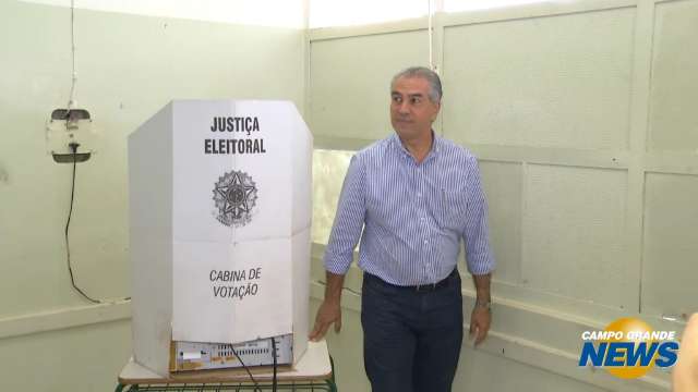 Governador levou cerca de dez segundos para votar