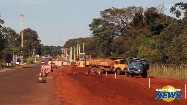 Obras voltam após três dias sem chuvas