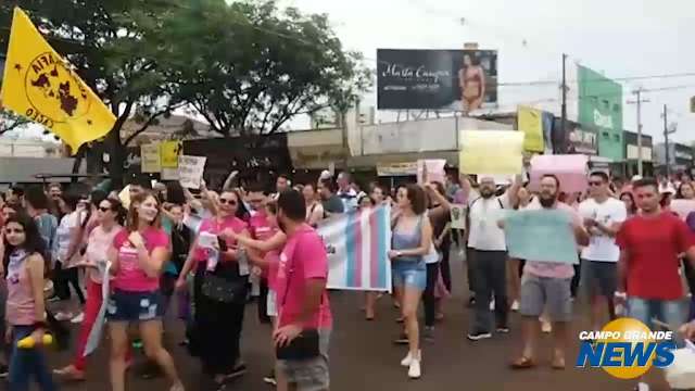 Mulheres unidas contra Bolsonaro protestam em Dourados