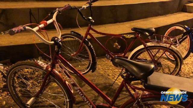 Nos finais de semana, a atração da Orla são as bicicletas Monark