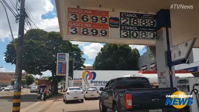 Com gasolina 11,28% mais cara este ano, qualquer promoção gera fila