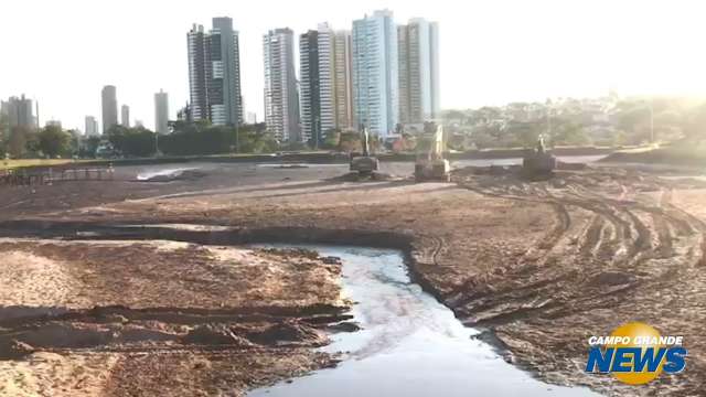 Após 1º fase concluída, máquinas retiram 130 mil m³ de terra de 2º lago