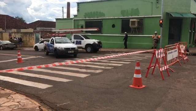 Ruas do Centro estão bloqueadas; busca de foliões por estacionamento é grande