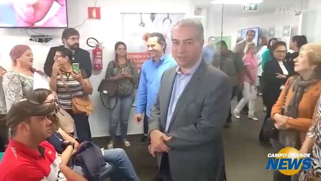 Governador conversa com pacientes sobre novo aparelho