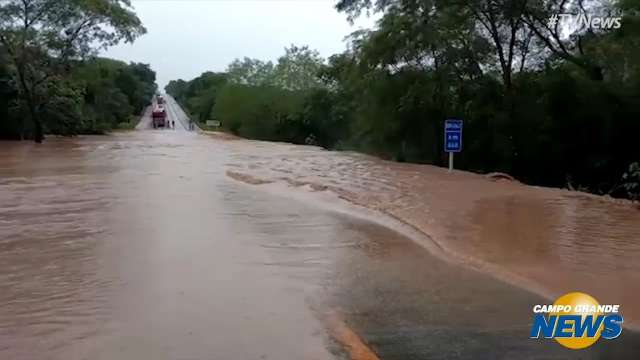 Alerta: PRF recomenda cuidados ao pegar rodovias por causa das chuvas