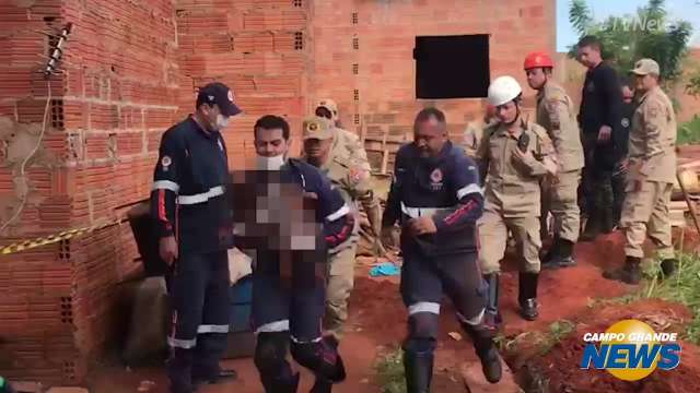 Samu e Corpo de Bombeiros conseguem retirar criança que caiu em buraco