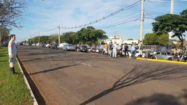 Sindicato faz protesto em frente à Energisa, contra demissões