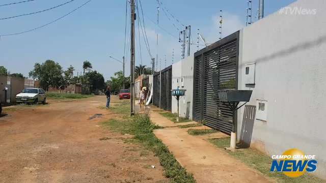 Dois anos após entrega, casas que eram sonho viram problema no Rancho Alegre