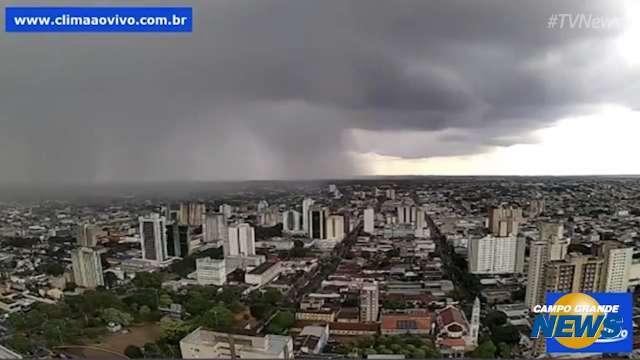 &#34;Cortina&#34; de chuva sobre a Capital na tarde desta quinta-feira