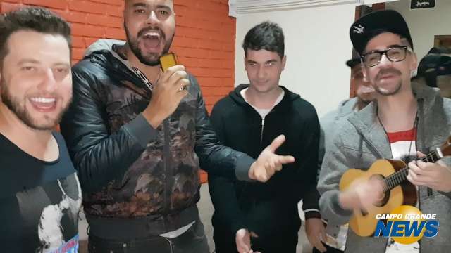 Sem medo de mi mi mi, Pagode da Ofensa bomba na web e faz show em Campo Grande