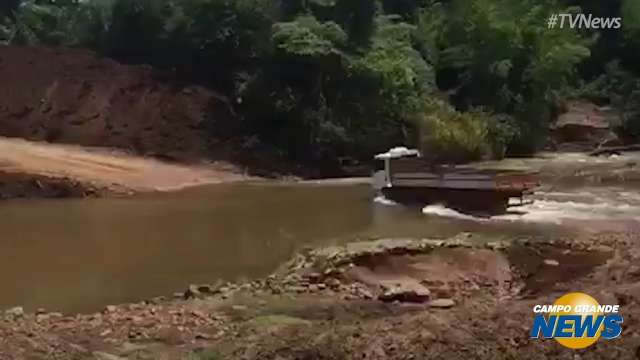 Desvio é liberado em trecho onde ponte desabou