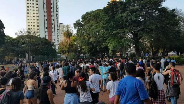 Na Marcha LGBT, moçada é maioria apesar de ainda sofrerem pressão dos pais