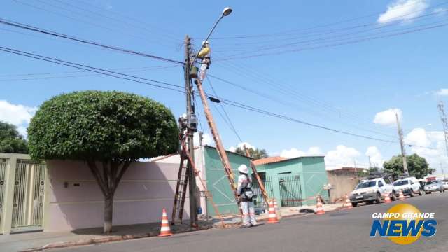 Energisa flagra furto de energia em vila de casas