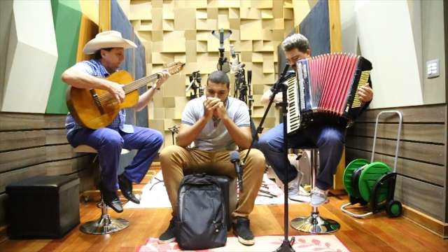 Mantendo a essência, Tostão e Guarany falam da atual música sertaneja