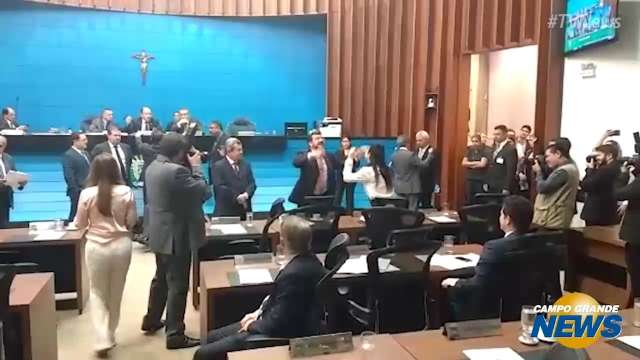 Confusão Assembleia servidores