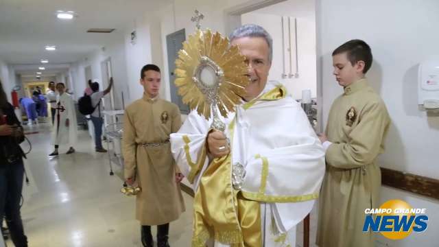 Pacientes se emocionam em visita de Dom Dimas à Santa Casa