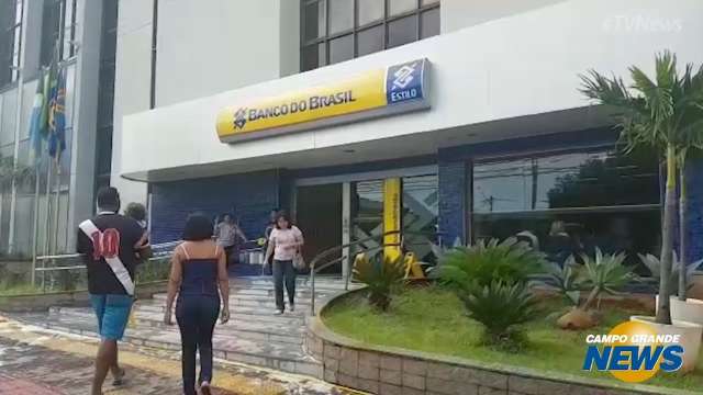 Bancos abrem mais cedo para beneficiários fazerem a prova de vida do INSS