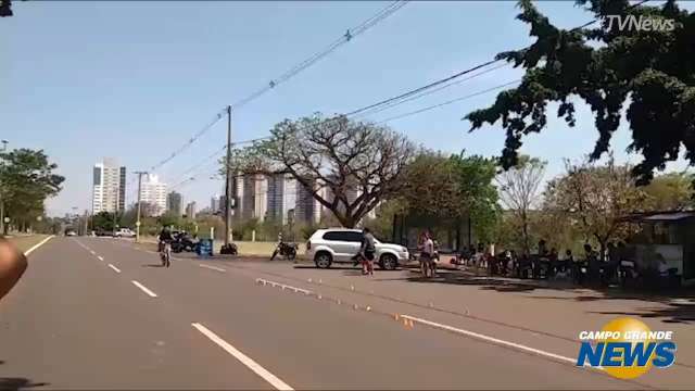 Famílias encerram o feriadão aproveitando trecho interditado da Afonso Pena