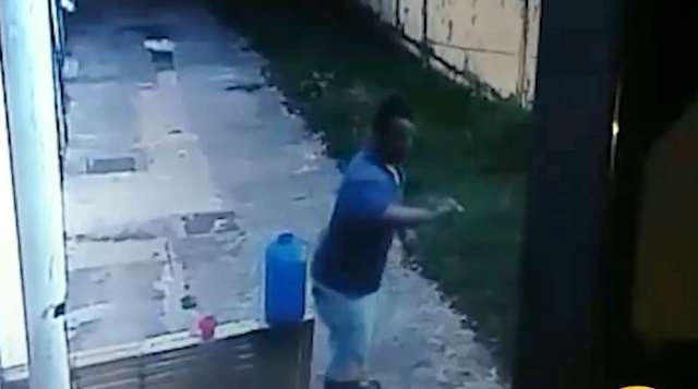 Homem flagrado ateando fogo na casa da ex já tinha ameaçado