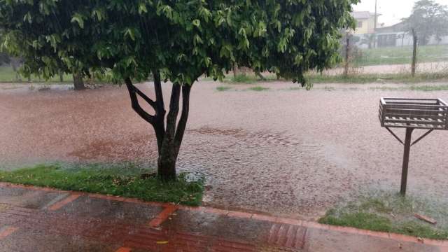 Chuva provoca estragos no bairro São Lourenço