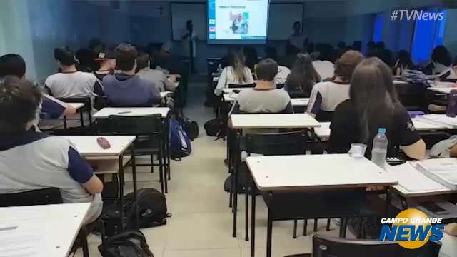 Sem descanso: um dia após Enem, alunos retomam preparação para próxima prova