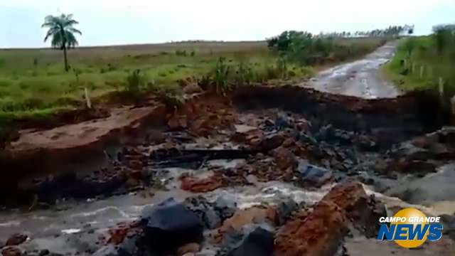 Chuva provoca estragos em Amambai