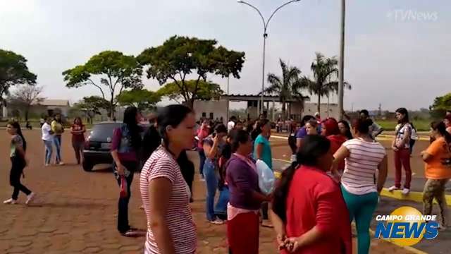 Protesto das mulheres de detentos em presídio em Dourados