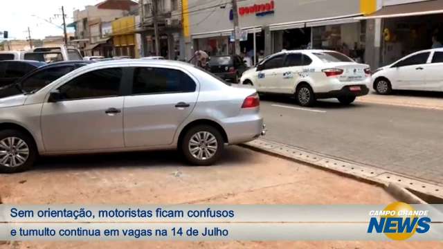 Sem orientação, motoristas ficam confusos e tumulto continua em vagas na 14