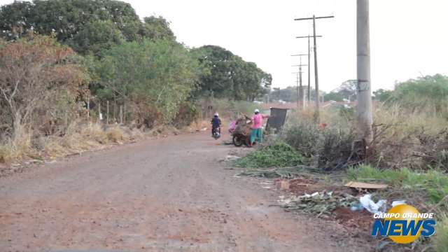 Reflexo da falta de consciência, ‘lixões’ se espalham em bairros