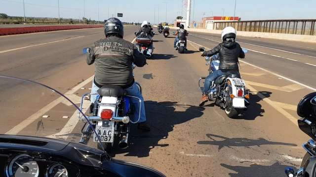 De moto, vale bate e volta até Dourados só para comer um churrasco