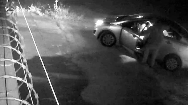 Vídeo mostra mãe tirando bebê de 7 meses de carro levado por bandidos