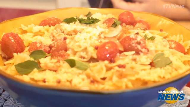 Molho com tomate cereja é o segredo de massa com receita leve e rápida