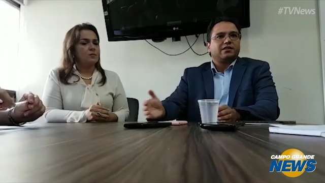 Vice-prefeita e secretário dão entrevista sobre taxa de lixo e IPTU