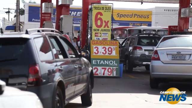 Postos são rápidos em aumentar preço da gasolina