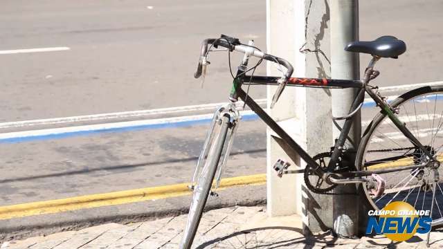 Ciclovia tem, mas estacionamento de bicicleta no Centro é um problema