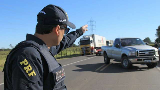 PRF orienta “ação redobrada” a motoristas que forem pegar estrada