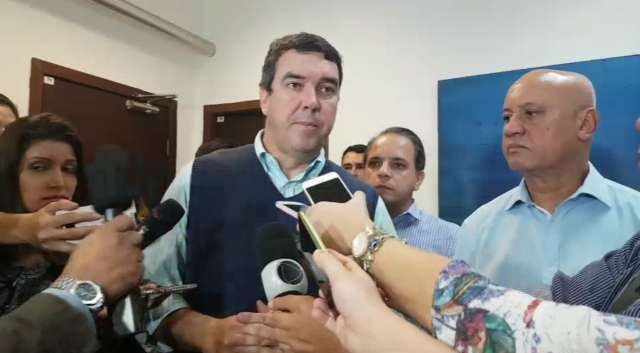 Governo oferece reajuste de 2,94% a servidores; assista entrevista coletiva