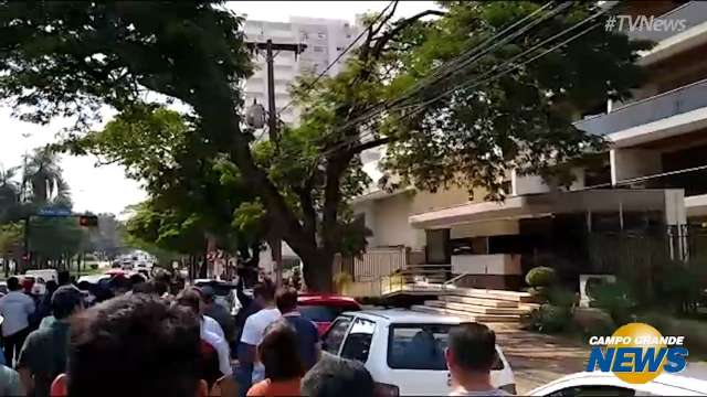 Corretores de imóveis fazem protesto no Centro