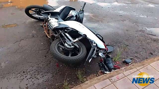 Acidente causado por condutor sem habilitação deixa motociclista ferido