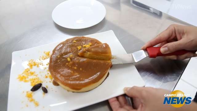 Aprenda fazer torta &#34;Ala, Pinta!&#34; com frutas e leite condensado sem açúcar