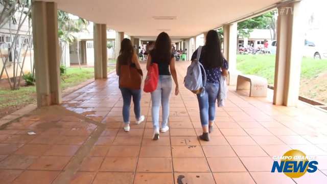 Mulheres são maioria no ensino superior, estudando ou dando aula