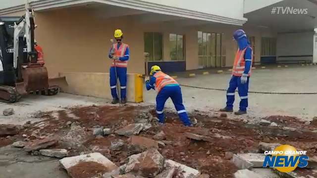 Após vistorias e planejamento, começa “quebradeira” na 14 de Julho