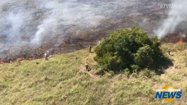 Imagens aéreas mostram combate ao incêndio no Pantanal