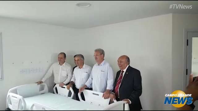 Ministro, governador e autoridades visitam hospital para acidentados